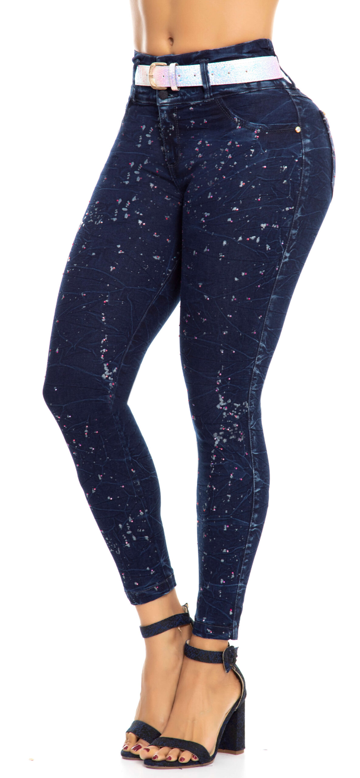 Jeans Colombianos levanta cola