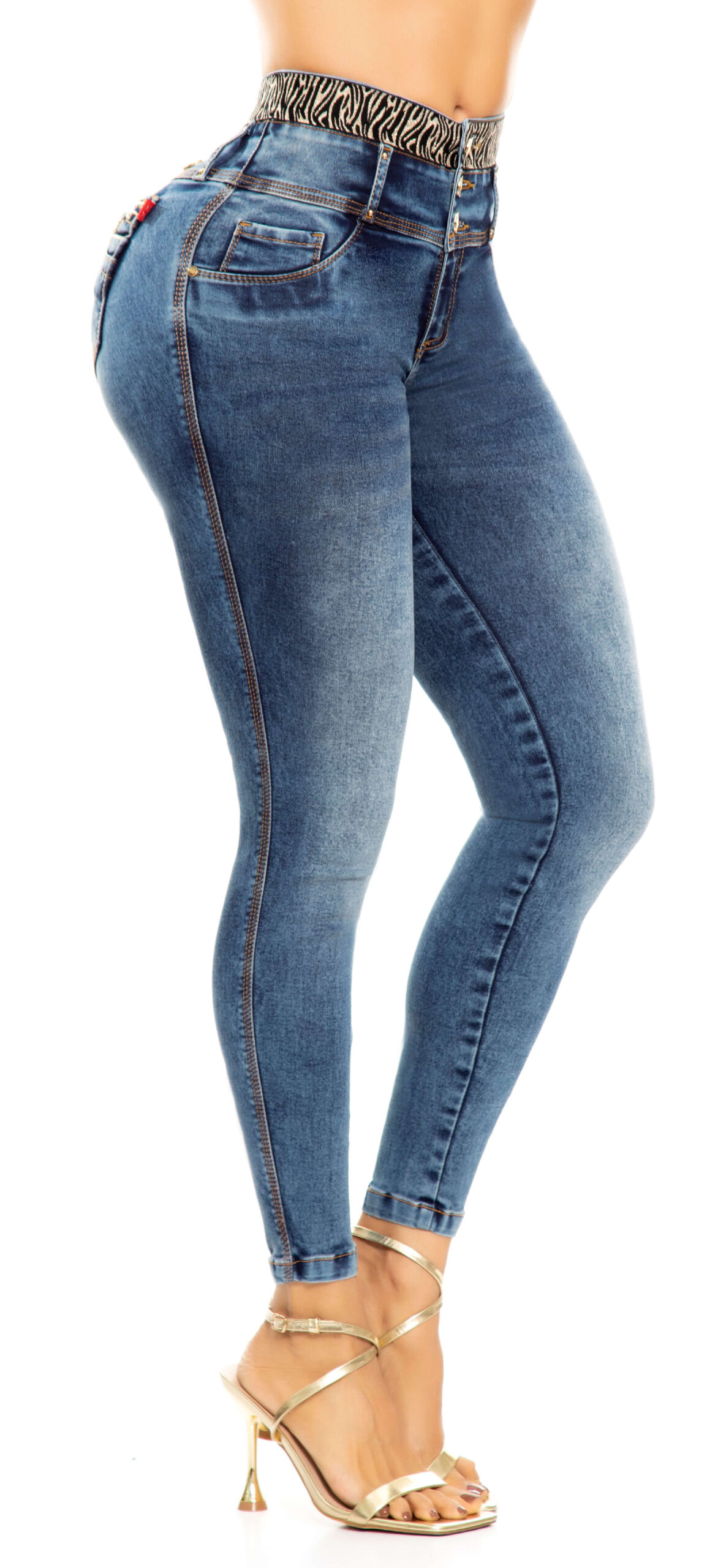 Jeans levanta cola azul claro con pedrer